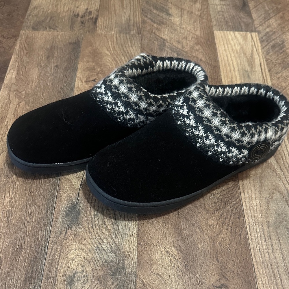 Women’s Clark slippers